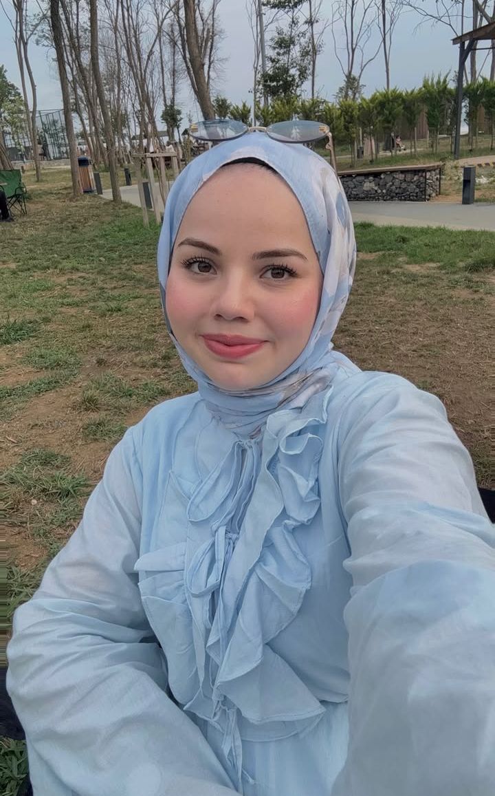 Akşemsettin Düşünceli Bayan Escort Zümra