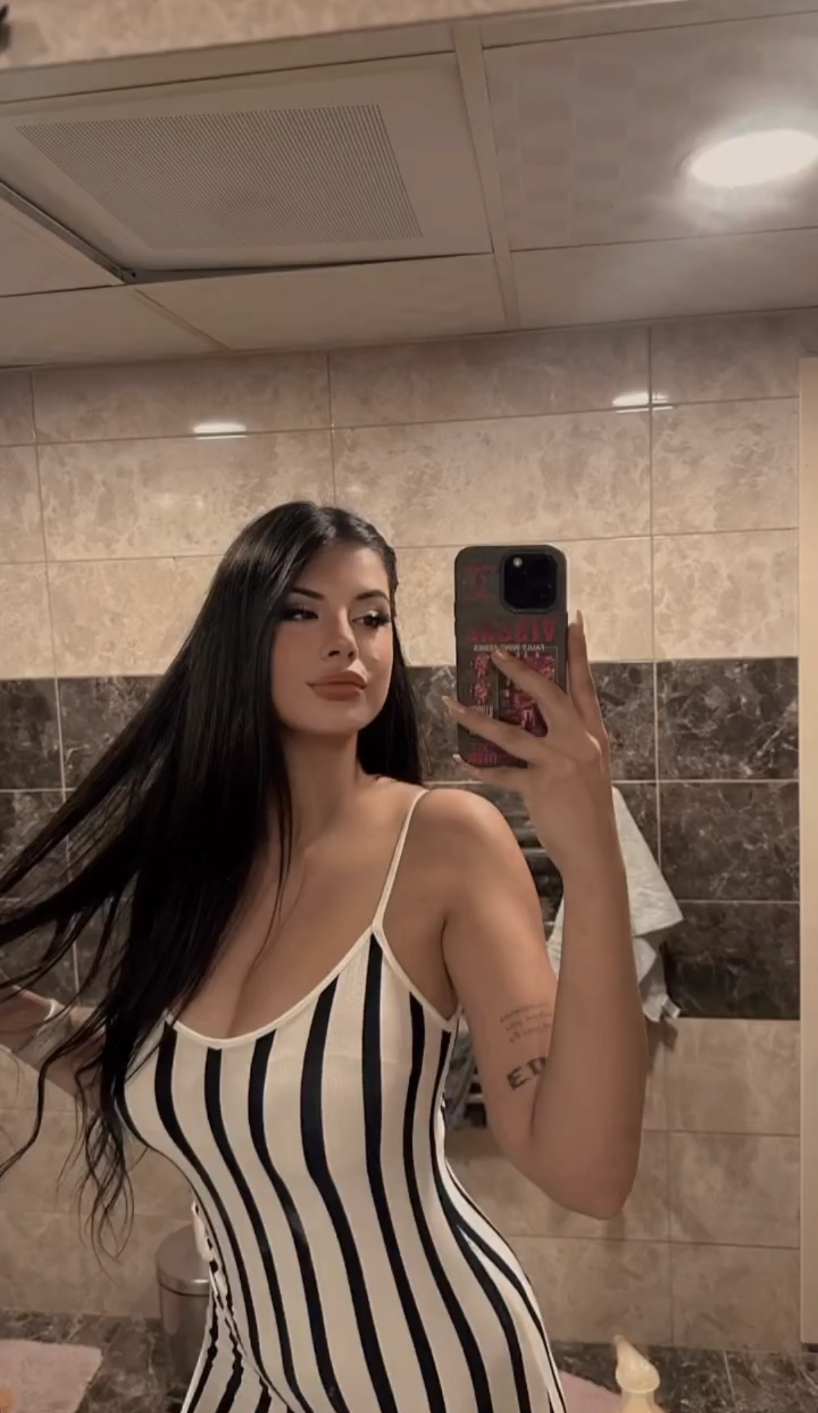 İmrenli Üniversiteli Bayan Bayan Escort Emel
